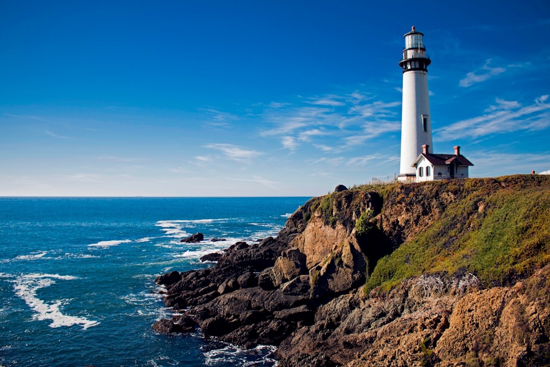 Il Faro di Pigeon Point: Un Guardiano del Pacifico — Pescadero