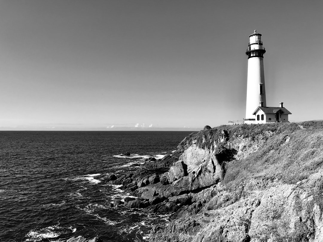 Le Phare de Pigeon Point : Gardien du Pacifique - Pescadero | Secret World Trip Planner