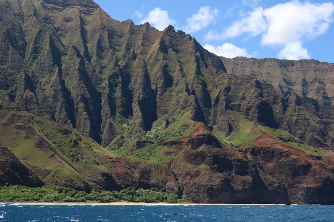 Découvrez les Plages de la Côte Nā Pali : Un Paradis Naturel - Contea di Kauai | Secret World Trip Planner