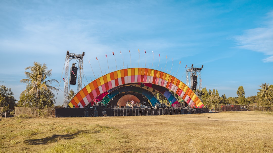 ファレ、カンボジアのサーカス：文化の灯台 - Sok San Rd | Secret World Trip Planner