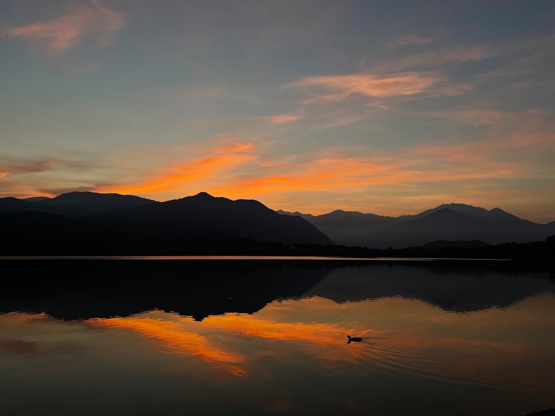 Entdecken Sie die Laghi di Avigliana: Ein verstecktes Paradies - 54 | Secret World Trip Planner
