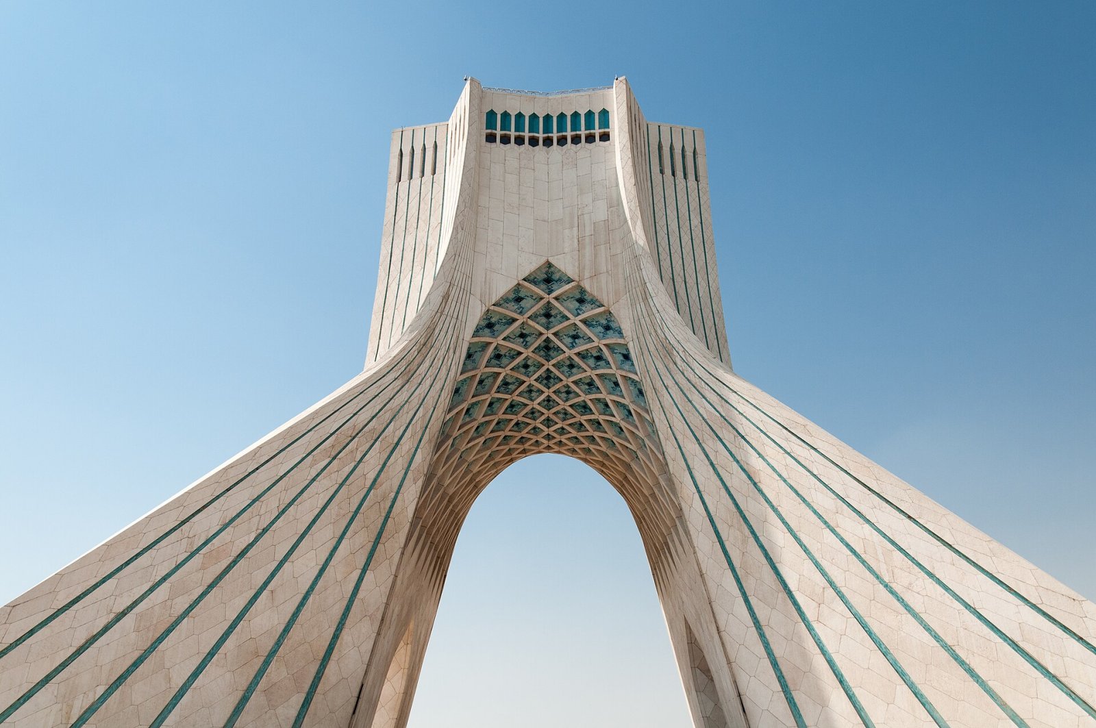 Descubre Teherán: la Capital de Irán entre Historia y Modernidad | Secret World Trip Planner