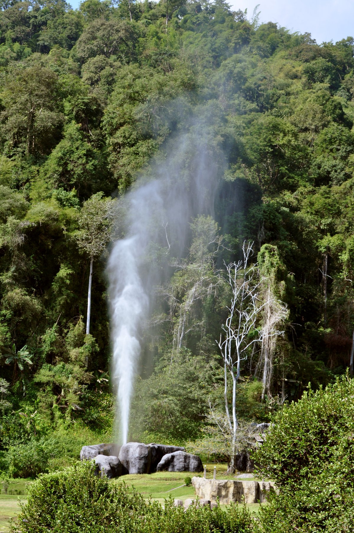 Fang Hot Spring: un refugio termal en Chiang Mai - X583+9P6 Chiangmai 4050 Road Amphoe Fang | Secret World Trip Planner