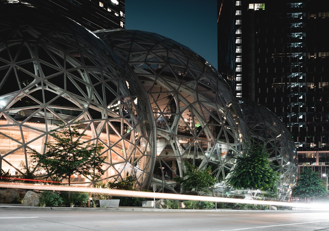 Las Esferas: Un Oasis de Arte y Naturaleza en Seattle - Seattle | Secret World Trip Planner