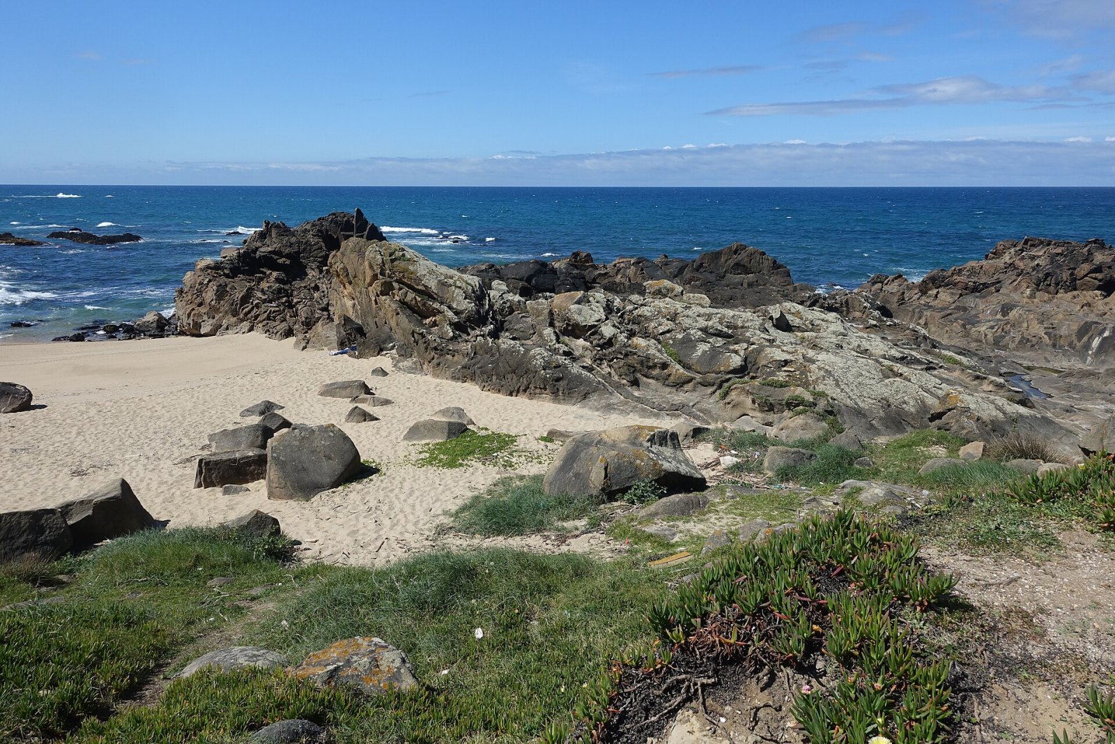 Descubre Castro de São Paio: Historia y Belleza de Portugal - Labruge | Secret World Trip Planner