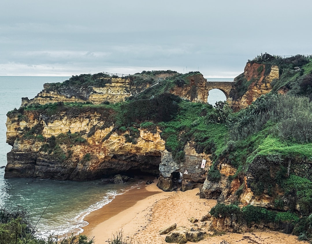 Descubre el Acueducto de Machico: un tesoro histórico de Portugal - Machico | Secret World Trip Planner