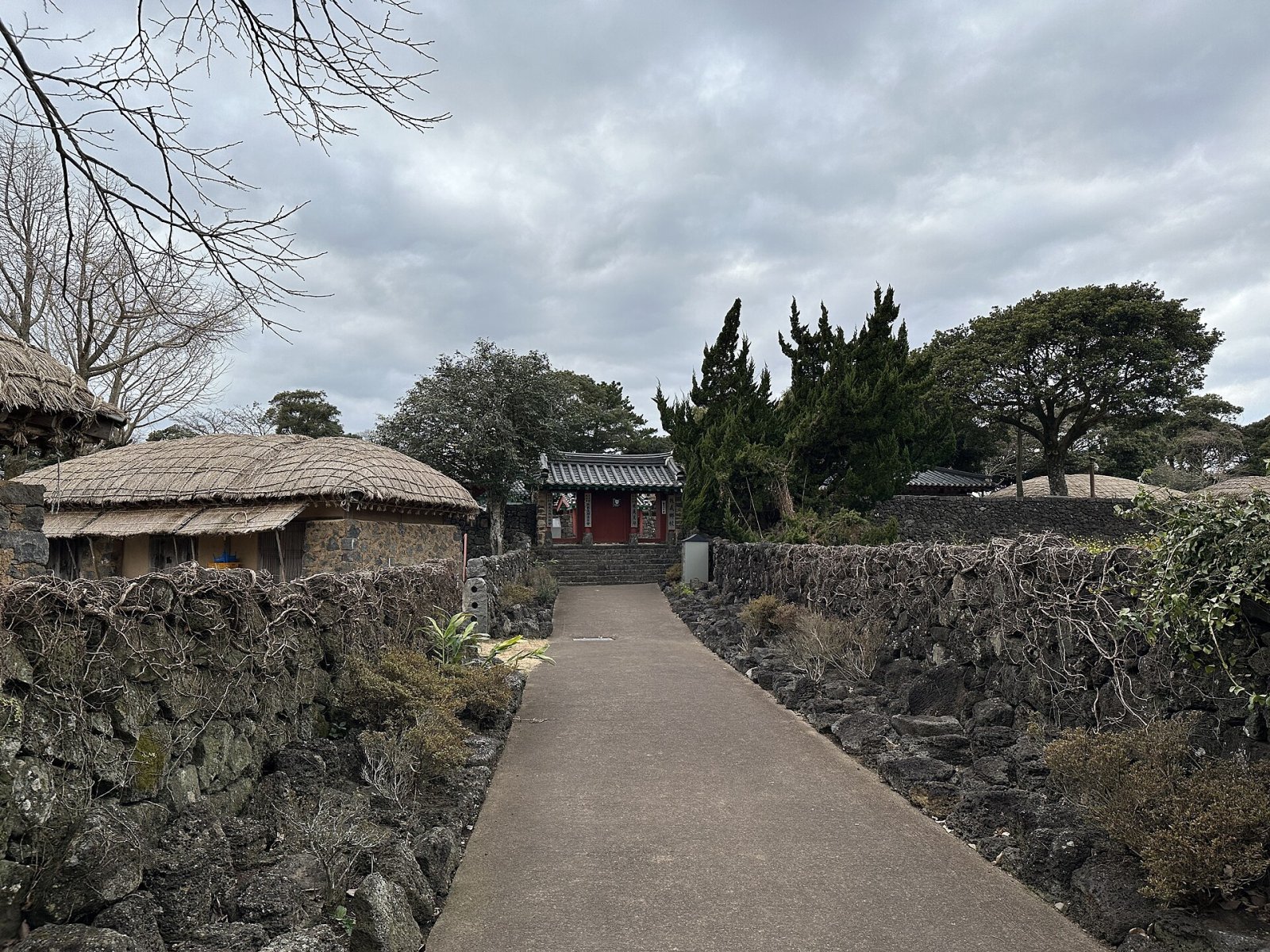 Seongeup Folk Village : un voyage dans la tradition coréenne - Seogwipo | Secret World Trip Planner