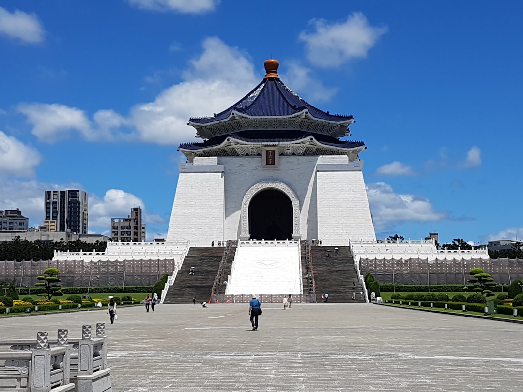 Descubre el Monumento conmemorativo al Príncipe Fushimi Sadanaru en Taiwán - Cenhai Village | Secret World Trip Planner