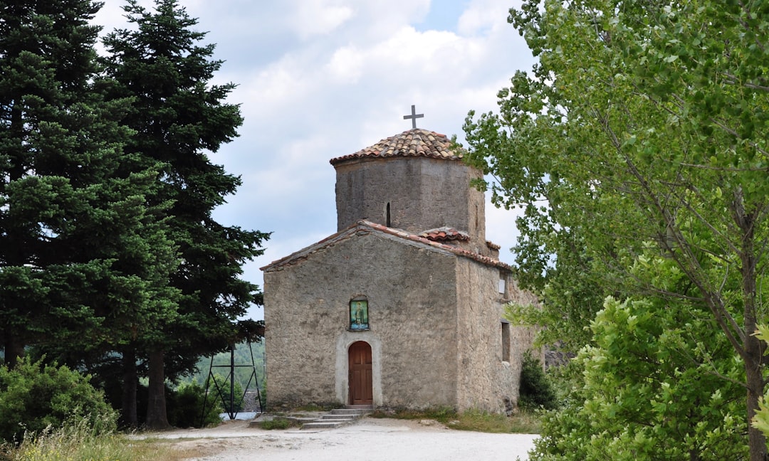 Die Kirche San Giovanni Teologo: Ein verborgenes Juwel in Ohrid - Kocho Racin | Secret World Trip Planner