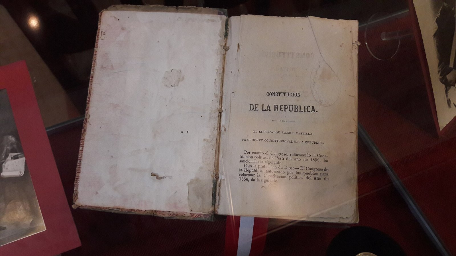 Scopri il Museo Electoral y de la Democracia a Lima — Lima