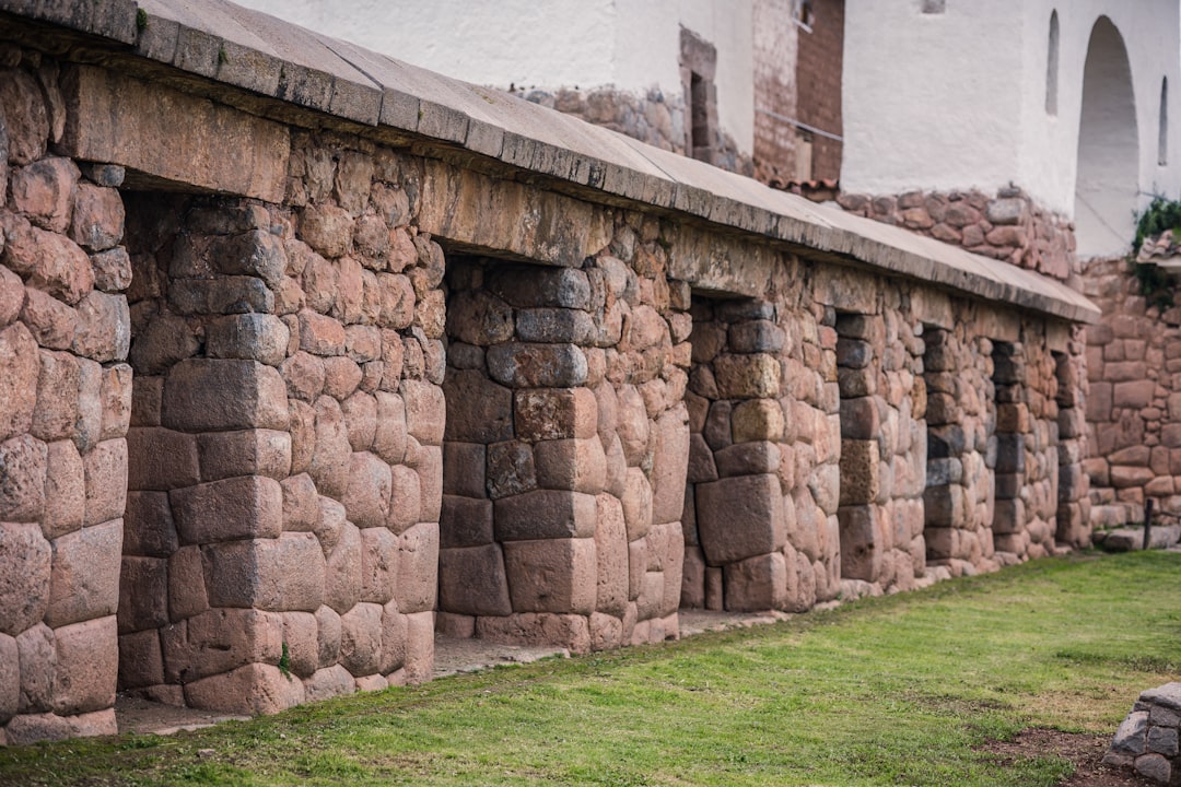 Découvrez le Musée de Sitio Huallamarca à San Isidro, Pérou — San Isidro