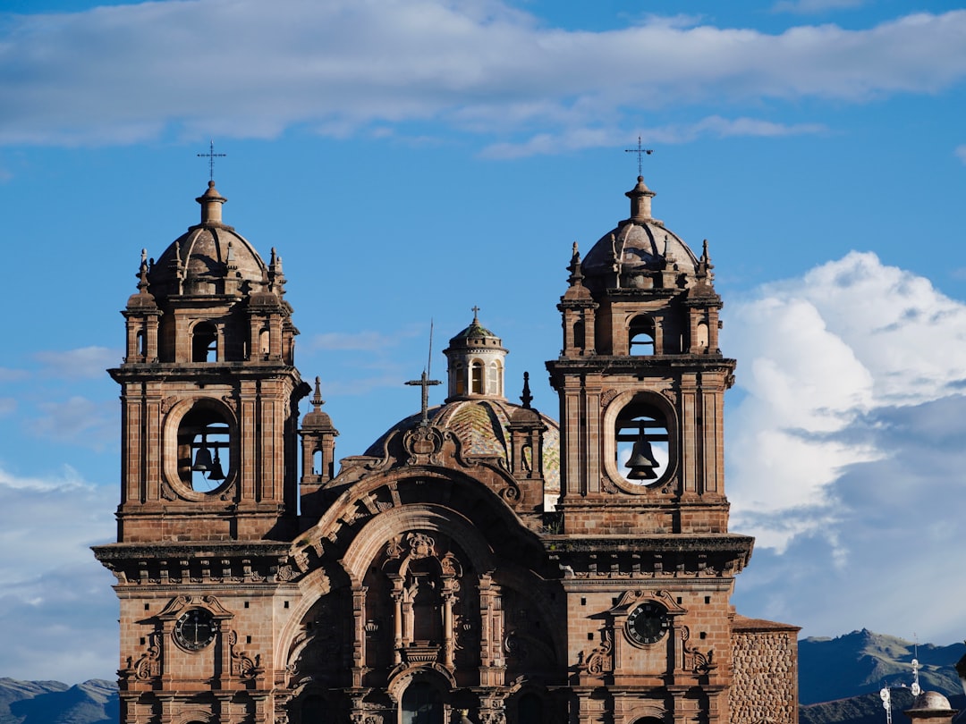 チャチャポヤスのカテドラルを発見：ペルーの文化的宝石 - Chachapoyas | Secret World Trip Planner
