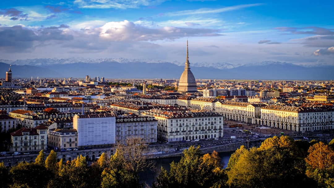 探索都灵的美酒：巴罗洛与其他奇迹 - Torino TO | Secret World Trip Planner