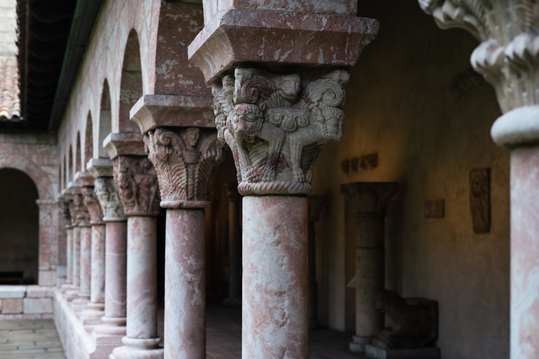 La Columna de las Serpientes: Historia de Estambul - At Meydanı Cd No:53 | Secret World Trip Planner