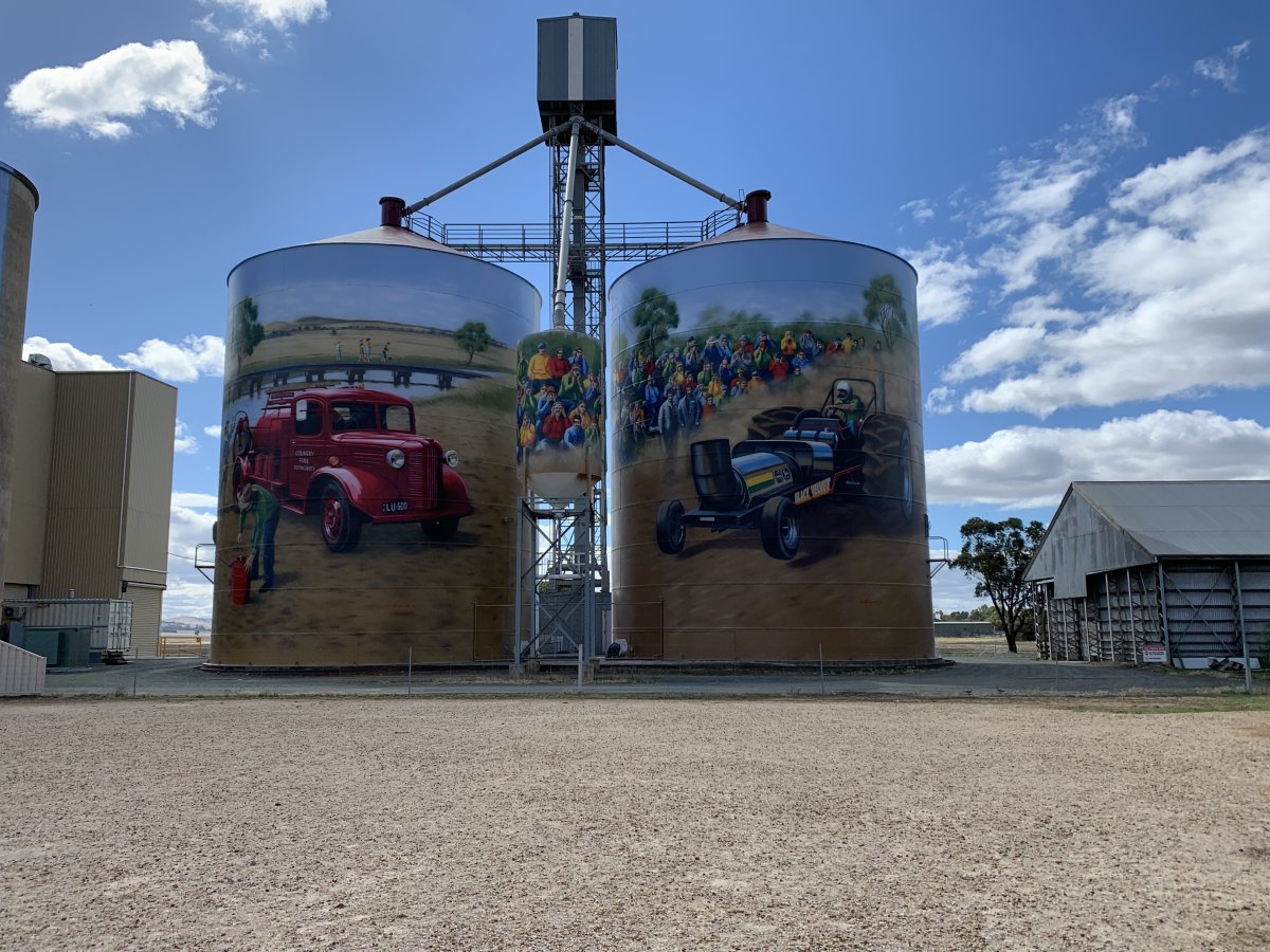 Colbinabbin Silo Art : Un Voyage dans l'Art Local - Meade Ln | Secret World Trip Planner