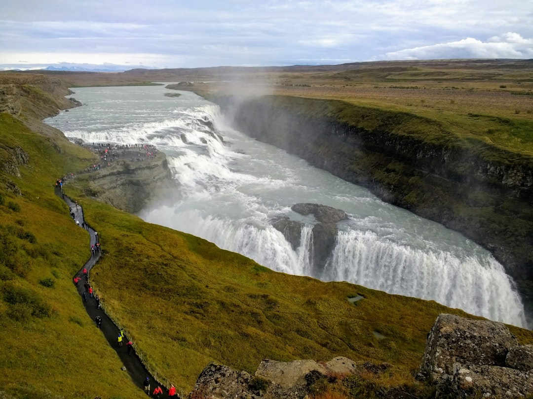 Atemberaubende Sonnenuntergänge am Gullfoss, Island - Gullfoss Parking | Secret World Trip Planner