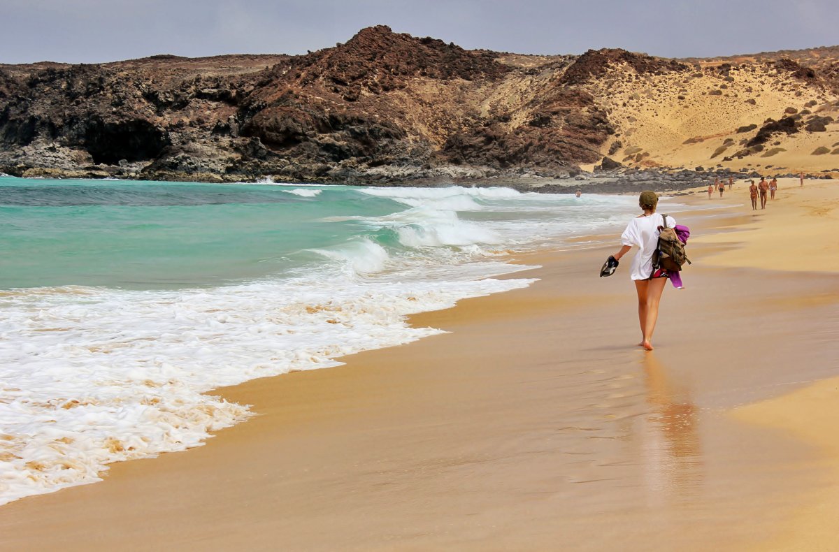 Découvrez la Plage de Las Conchas : Un Paradis Caché - spiaggia di las Conchas | Secret World Trip Planner
