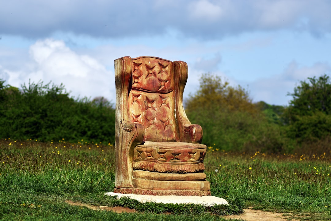 Der Stuhl des Riesen: Kunst und Natur in Dufftown - Dufftown | Secret World Trip Planner