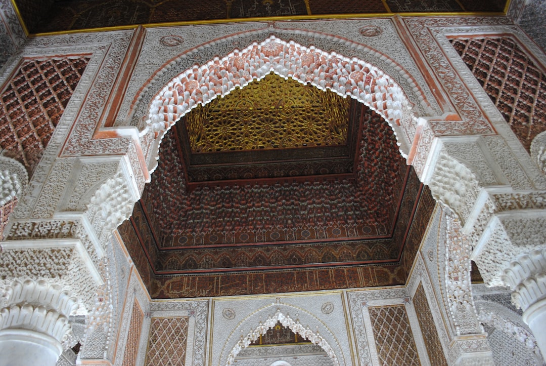 Entdecken Sie das Mausoleum von Moulay Ismail in Meknes, Marokko - Tombeau de Moulay Ismail | Secret World Trip Planner
