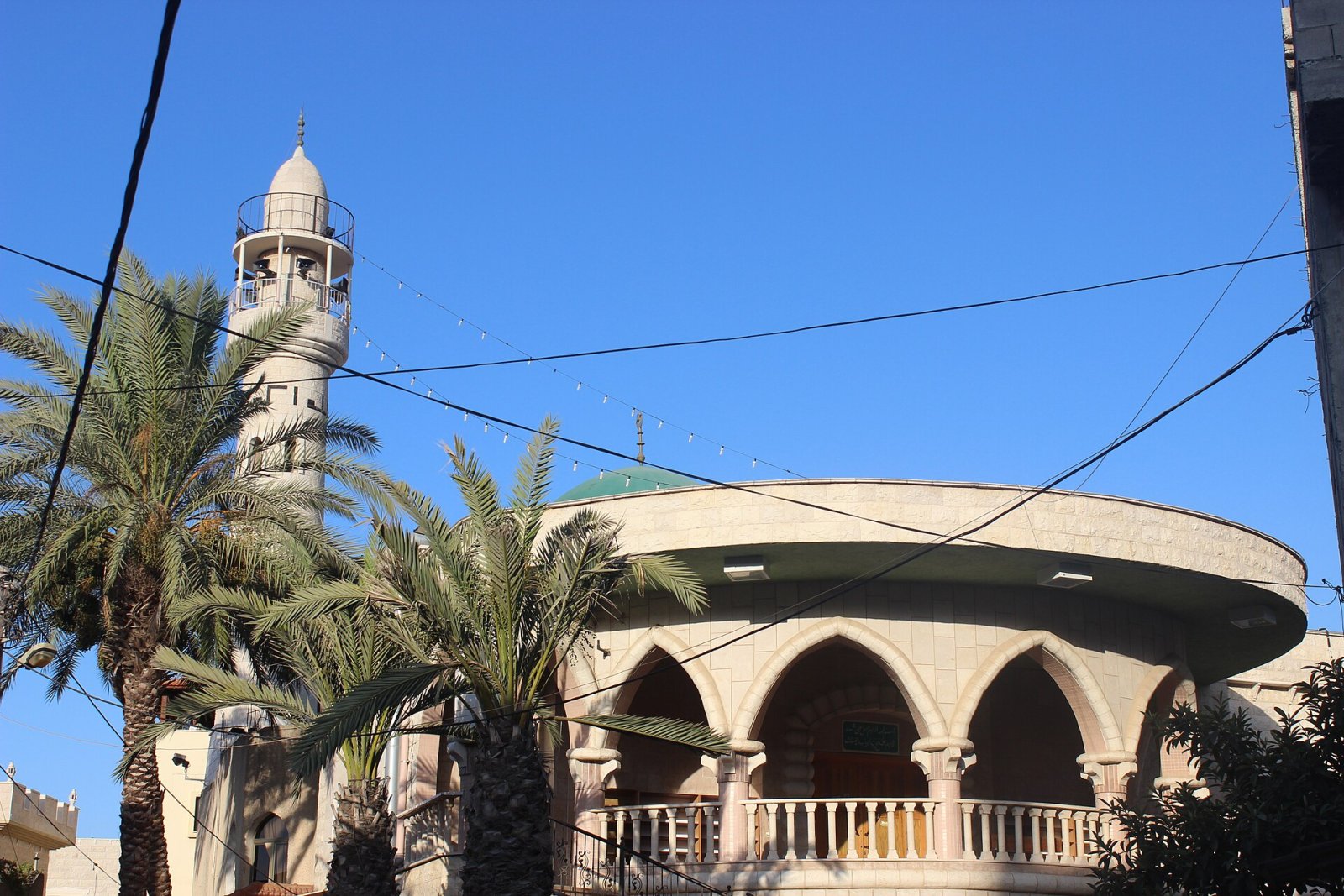 Entdecken Sie die Ali bin Abi Talib Moschee in Jordanien - الشارع الرئيسي 21710 | Secret World Trip Planner