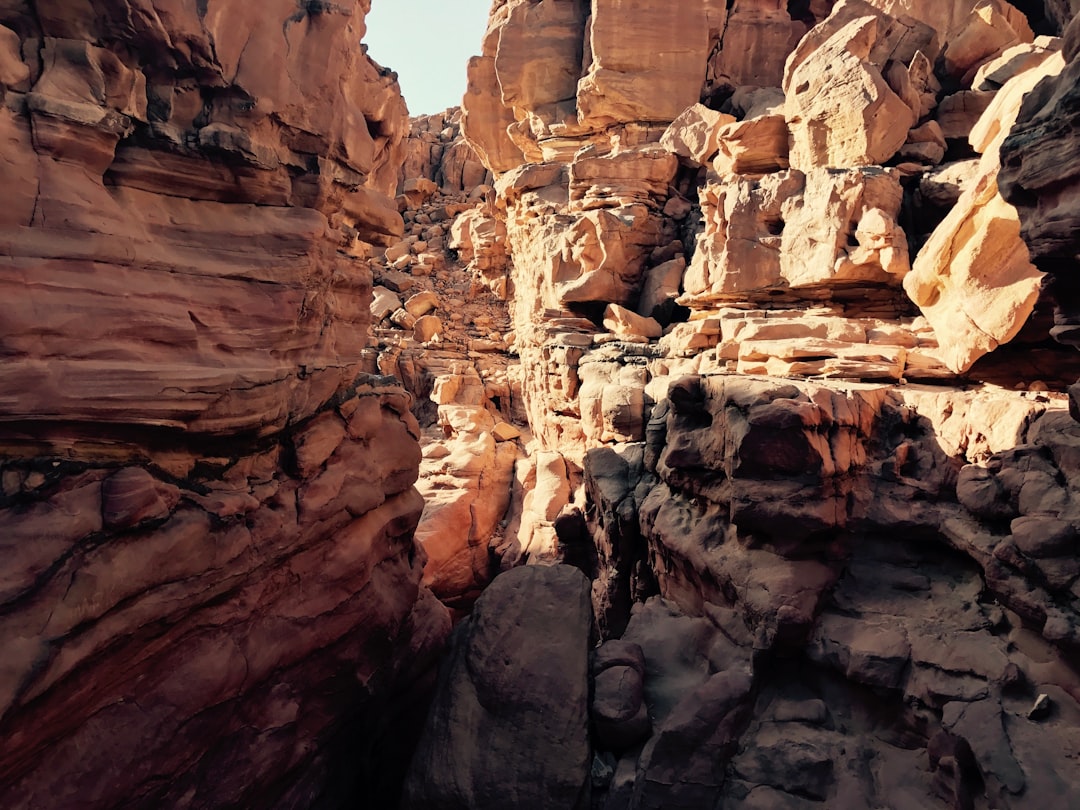 Descubre Jebel Wadi Lehama: una joya natural en Egipto | Secret World Trip Planner