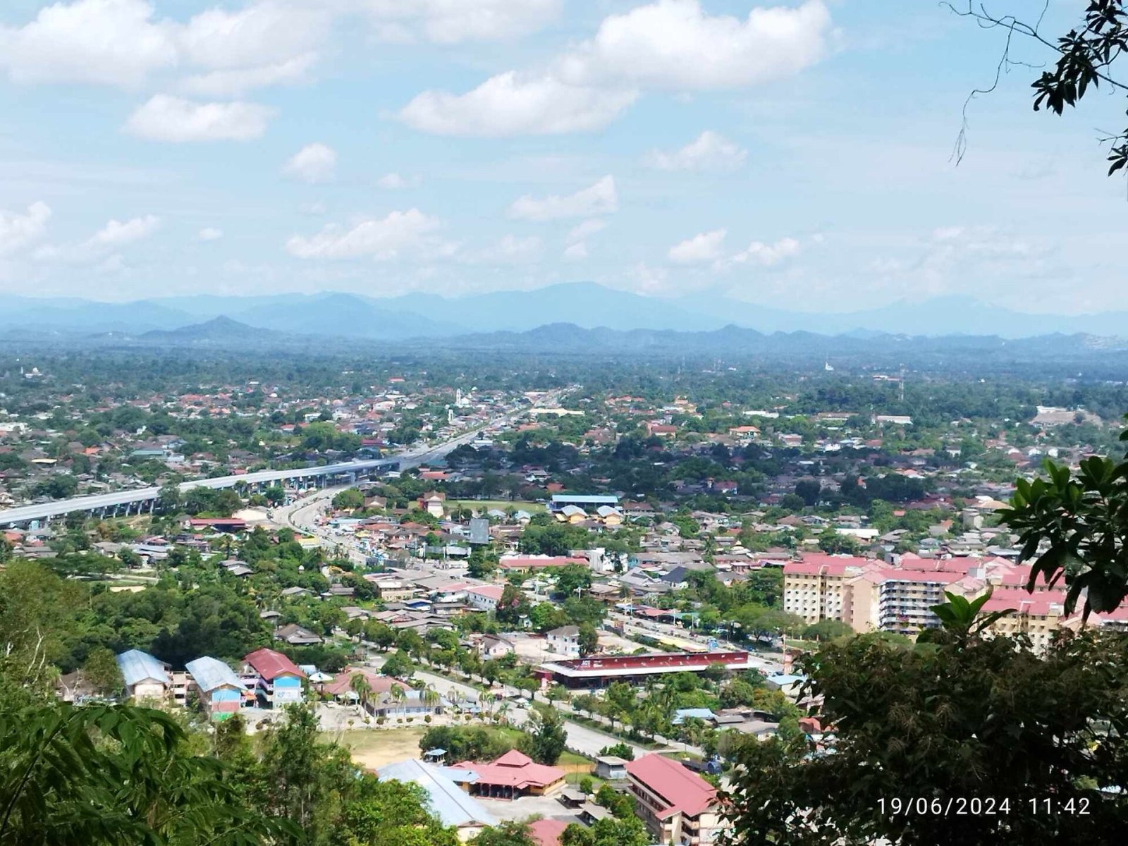 Découvrez Bukit Besar : un coin de nature en Malaisie - Lubok Antu | Secret World Trip Planner
