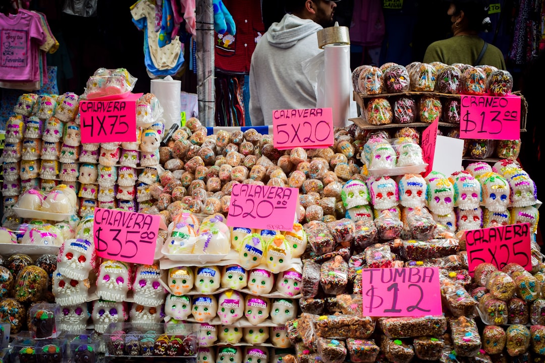 Descubre el Mercado de Artesanías La Ciudadela en CDMX - 06040 Ciudad de México | Secret World Trip Planner