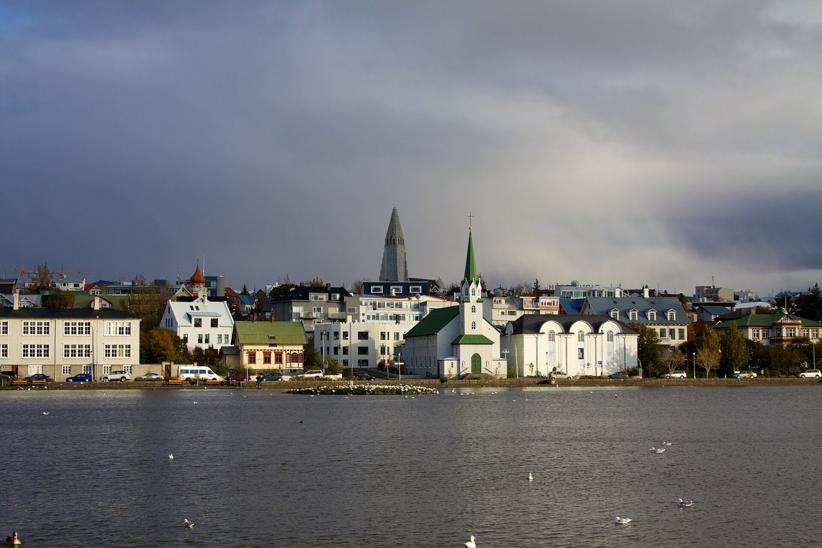 探索冰岛国家美术馆：雷克雅未克的文化瑰宝 - Reykjavík | Secret World Trip Planner
