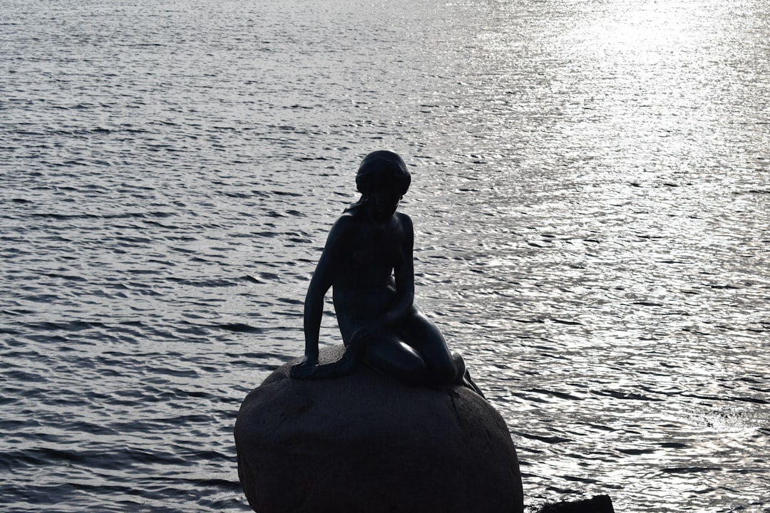 A Pequena Sereia de Copenhague: um ícone dinamarquês imperdível - Langelinie 19 | Secret World Trip Planner