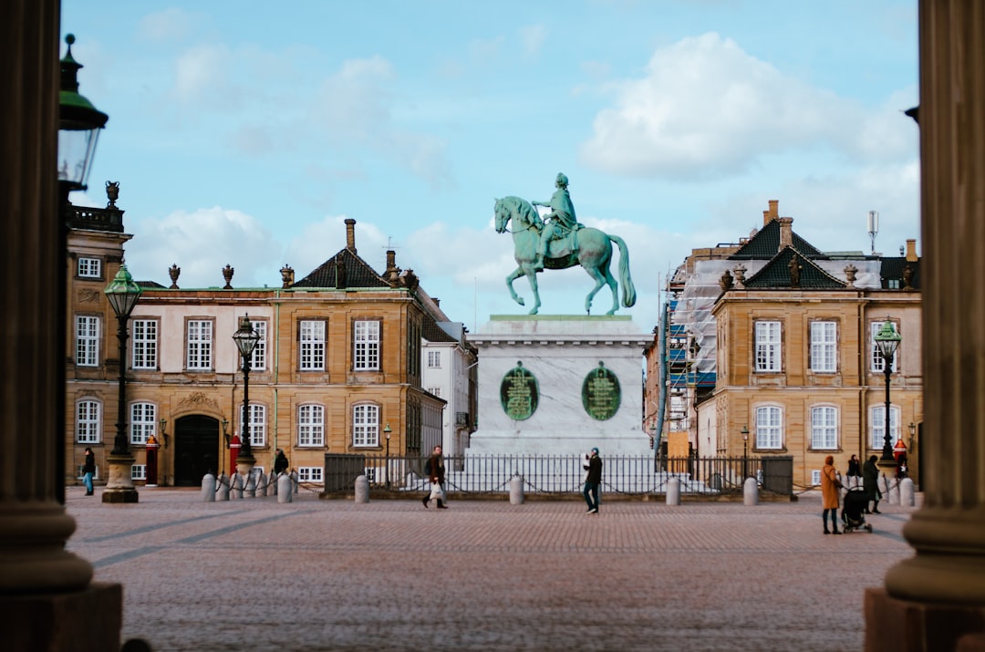 Découvrir The Lion and the Horse : Un Voyage dans la Culture Danoise - Gothersgade 101 | Secret World Trip Planner