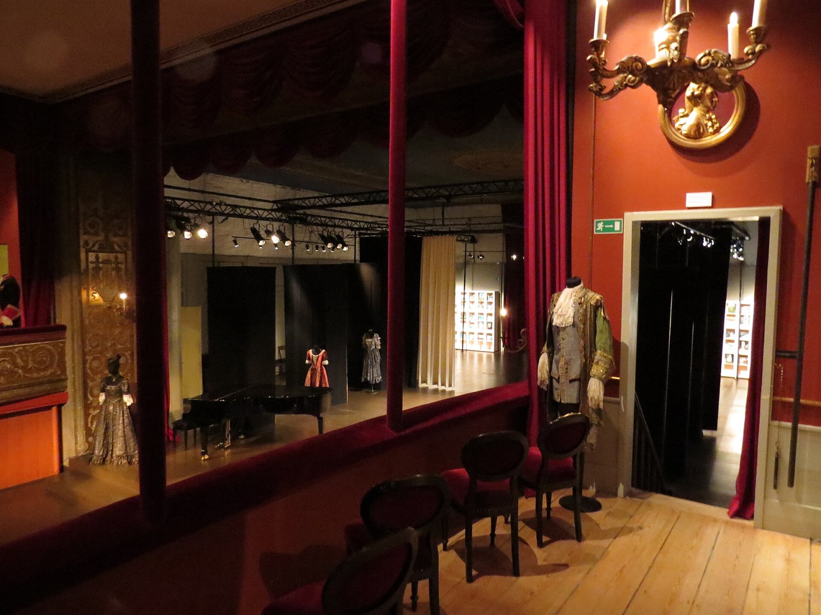 Découvrez le Teatermuseet : un voyage dans le théâtre danois - Christiansborg Ridebane 12 | Secret World Trip Planner
