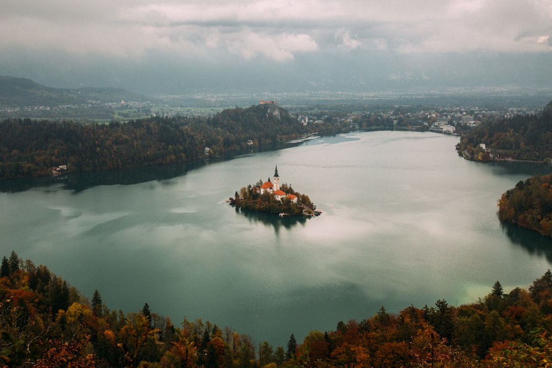 Mala Osojnica: El Paraíso Panorámico de Bled - Ljubljanska cesta 8 | Secret World Trip Planner
