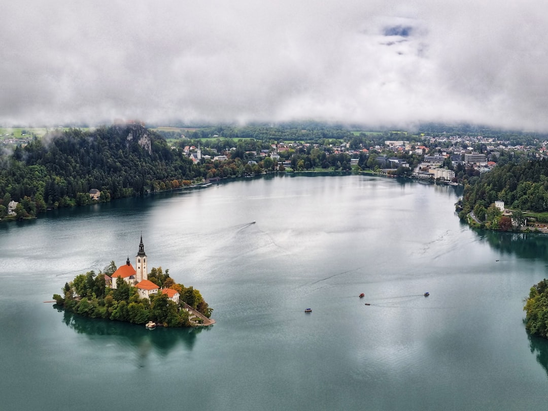 Мала Осовница: Панорамный Рай Бледа - Ljubljanska cesta 8 | Secret World Trip Planner