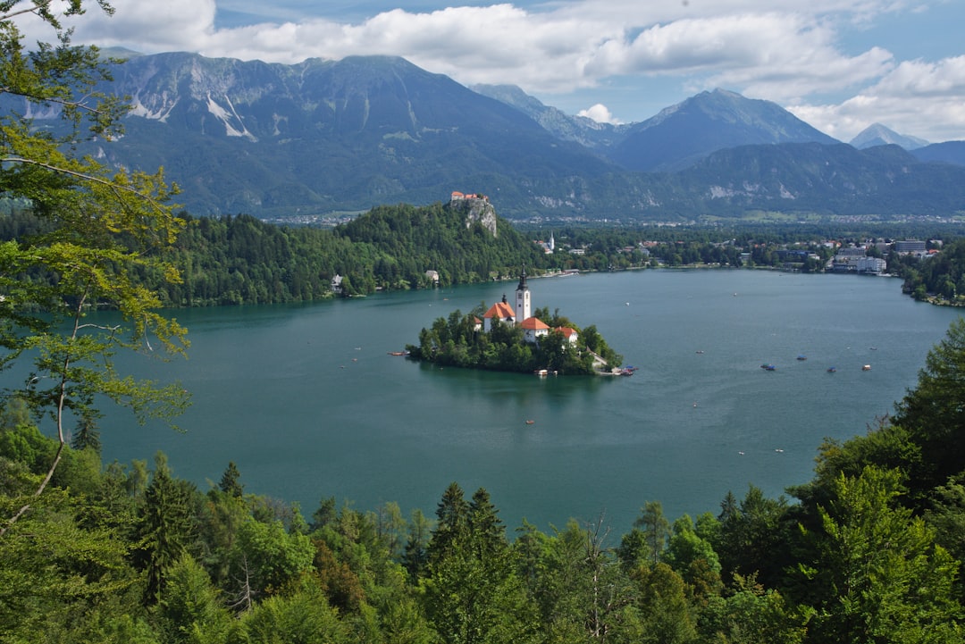 Мала Осовница: Панорамный Рай Бледа - Ljubljanska cesta 8 | Secret World Trip Planner