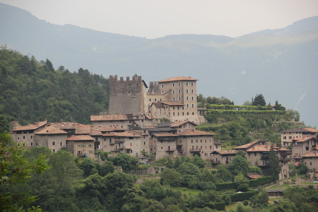 Château de Sammezzano : Un Trésor Caché en Toscane - 6 | Secret World Trip Planner