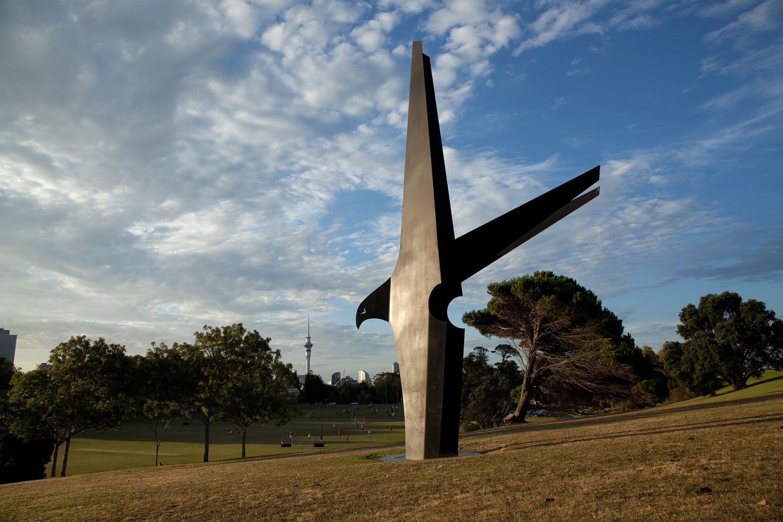 Kaitiaki: La scultura guardian di Auckland - Auckland | Secret World Trip Planner