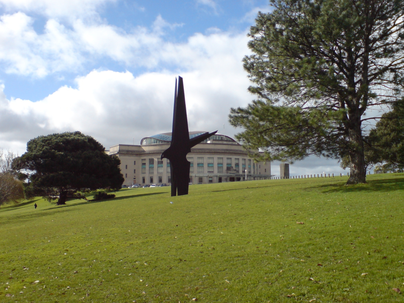 Kaitiaki: The Guardian Sculpture of Auckland - Auckland | Secret World Trip Planner