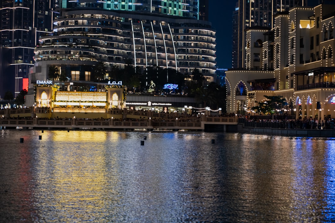Burj Khalifa : l'icône de Dubaï qui touche le ciel | Secret World Trip Planner