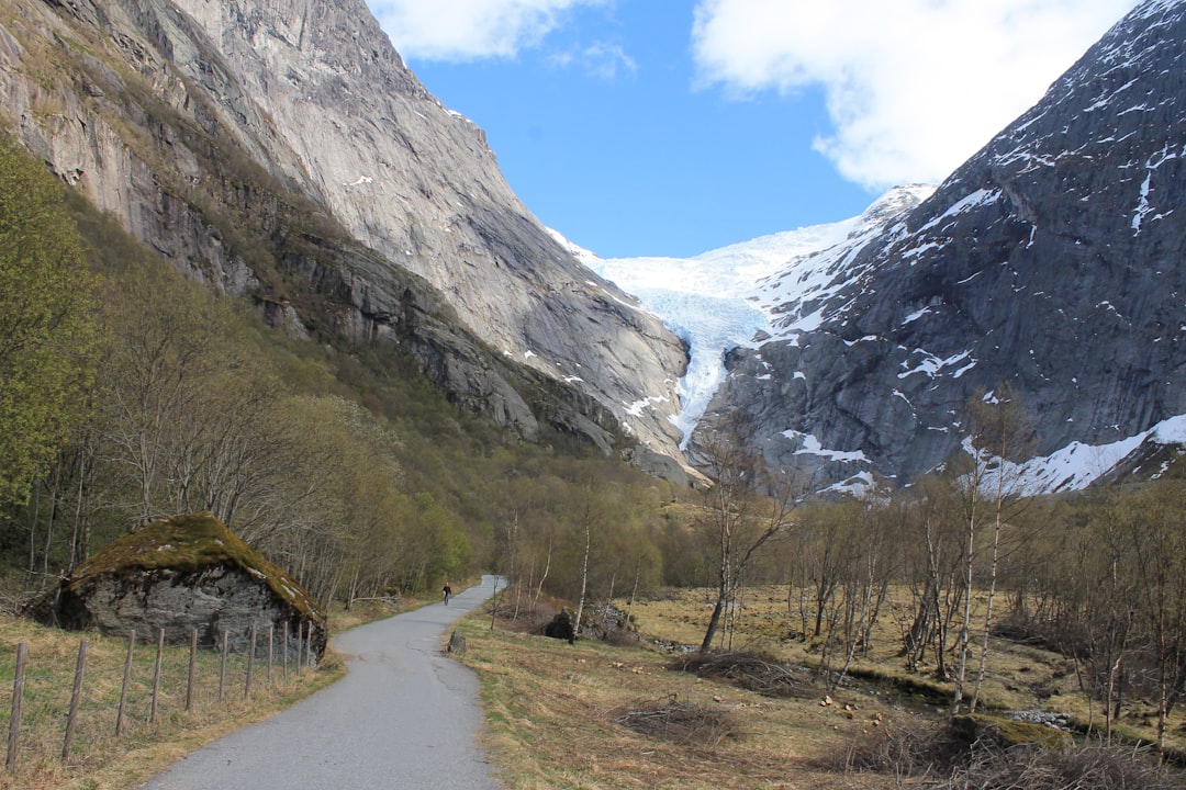 Trolltunga: la lengua de roca a 700m del fiordo - Skjeggedal 20 | Secret World Trip Planner