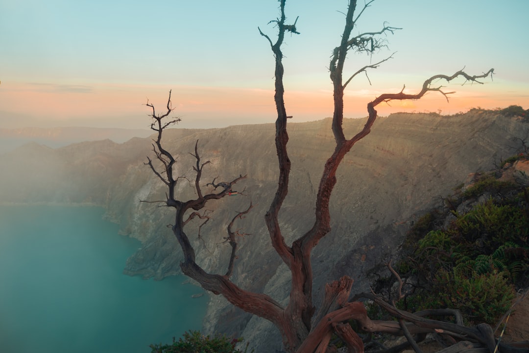 Cratère Ijen : le lac acide turquoise de Java Est - Kabupaten Banyuwangi | Secret World Trip Planner