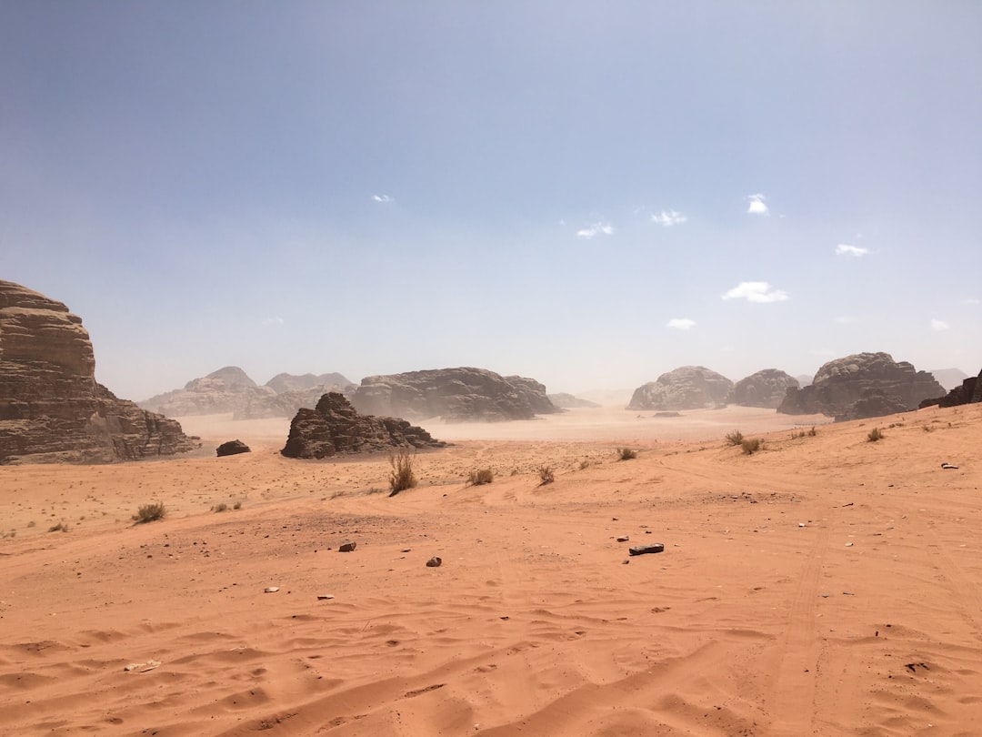 Wadi Rum: il deserto di pietra rossa della Giordania - Wadi Rum Village | Secret World Trip Planner
