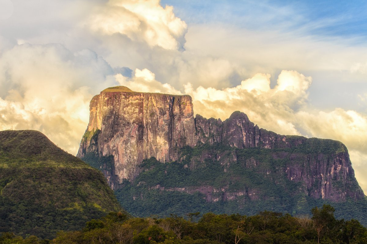 Cerro Autana: Der heilige Tepui Venezuelas — 7101