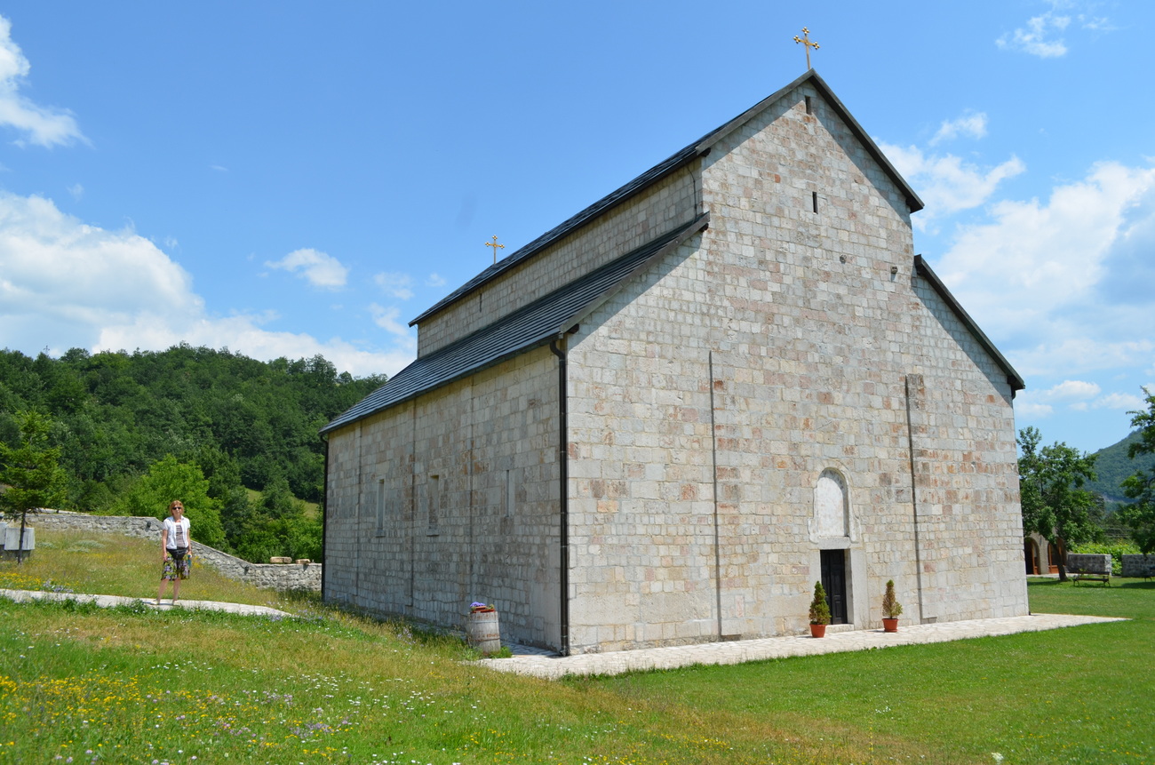 Découvrez le Monastère de Piva : un joyau du Monténégro - Stolac | Secret World Trip Planner