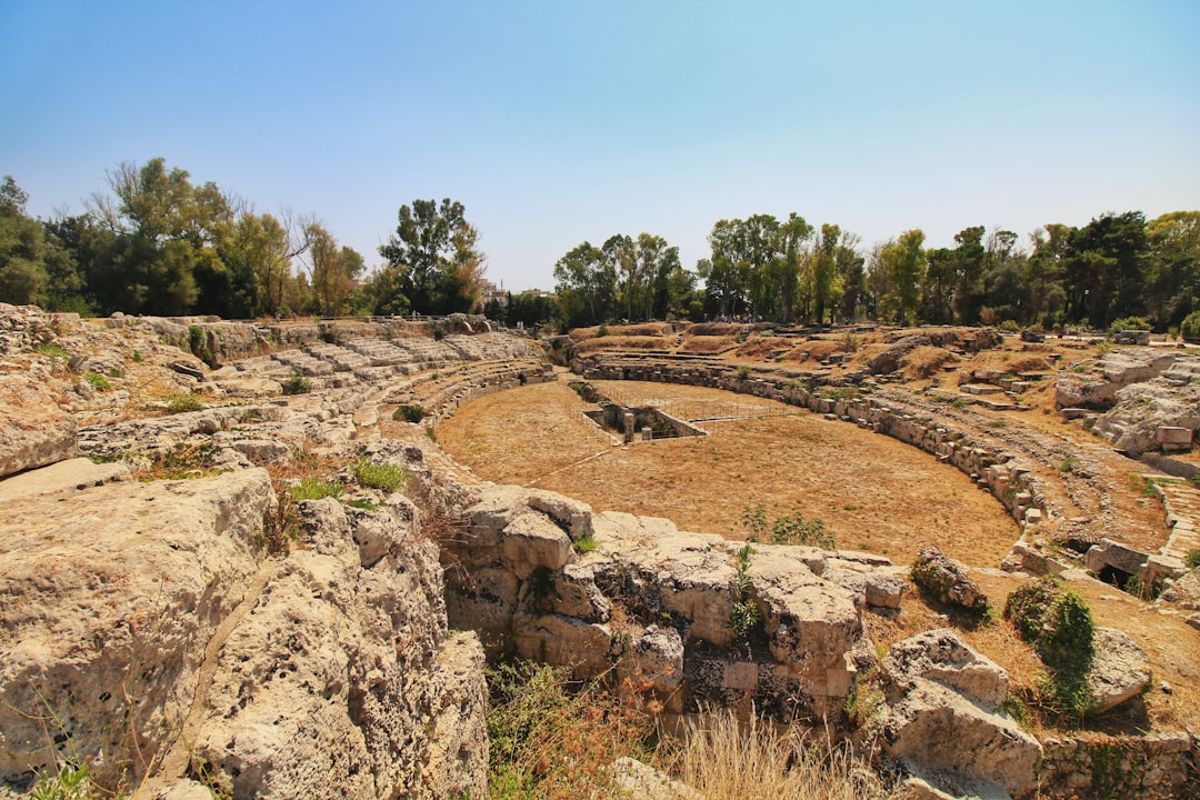 Teatro von Kourion: Aufführungen am Meer Zyperns - MV7Q+P49 4620 | Secret World Trip Planner
