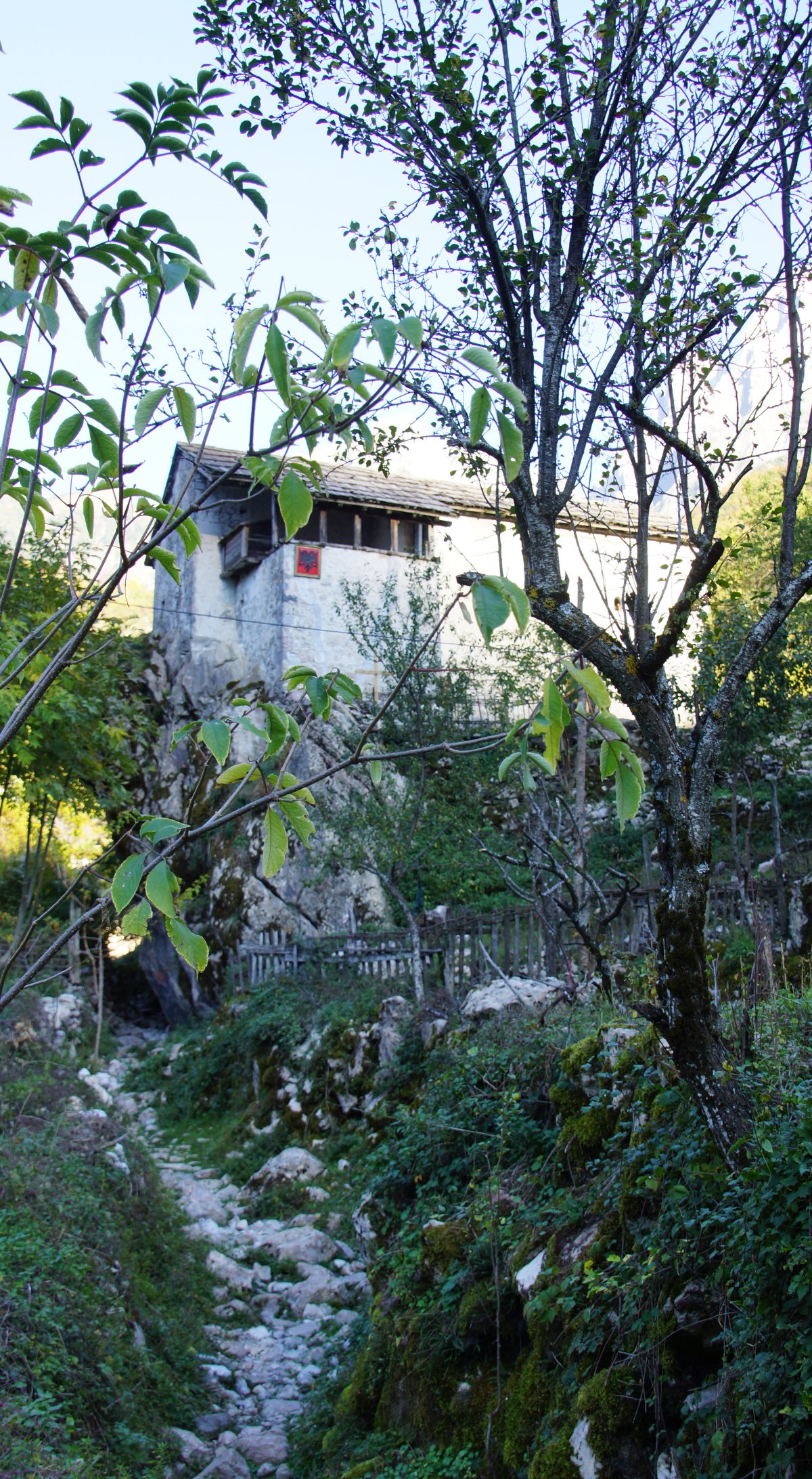 Theth, Albanie : nature sauvage dans les Alpes albanaises - Rruga Nikgjonaj | Secret World Trip Planner