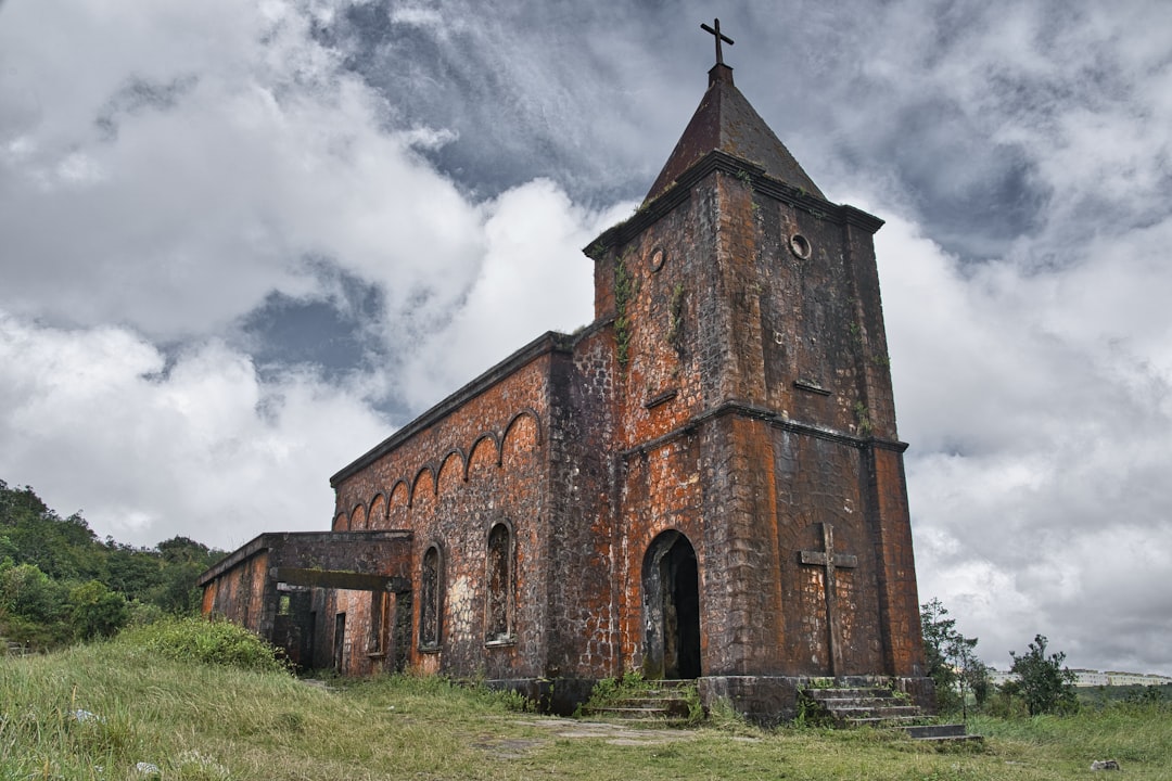 Découvrir l'église catholique St. Joseph en Cambodge - Phnom Penh | Secret World Trip Planner