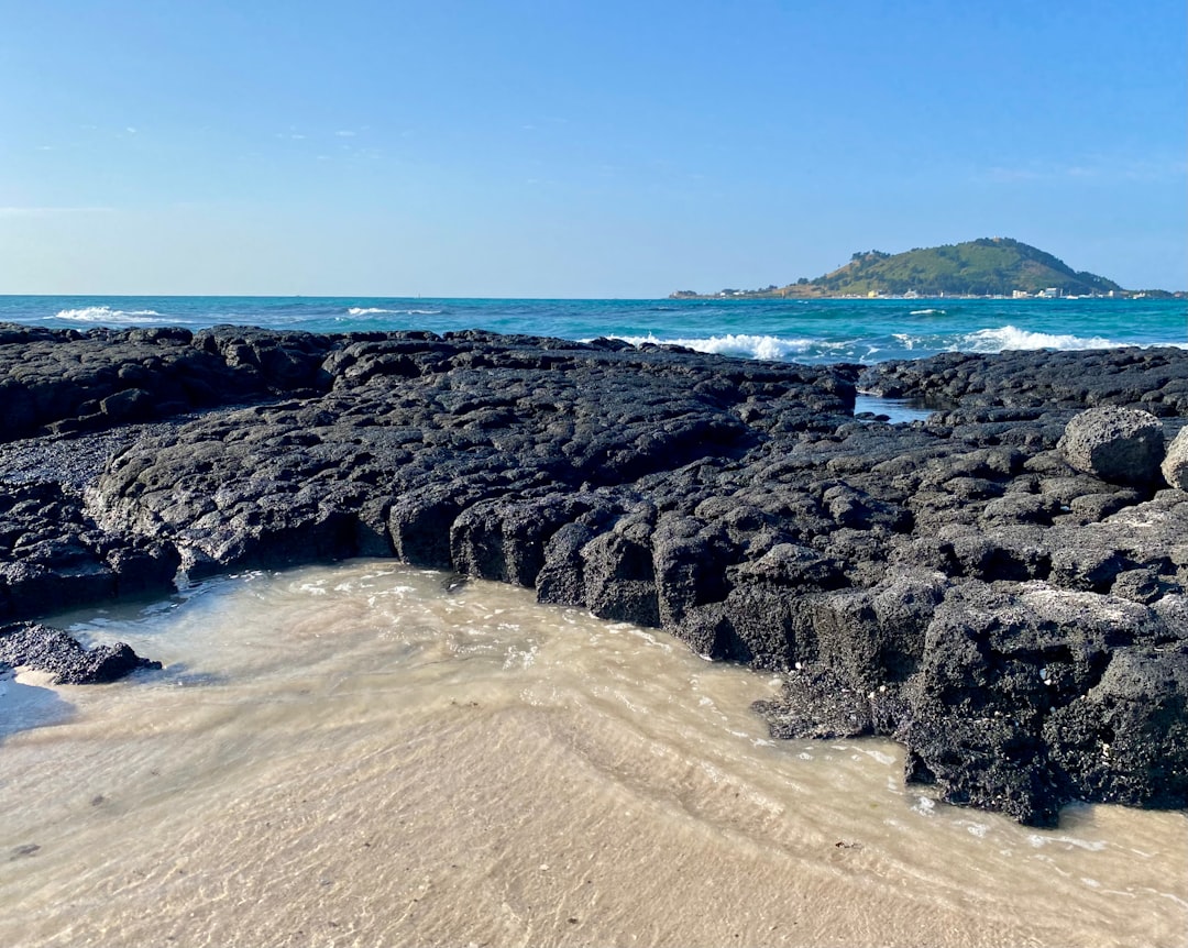 Manjanggul: explorando el tubo de lava de Jeju - Cheju | Secret World Trip Planner