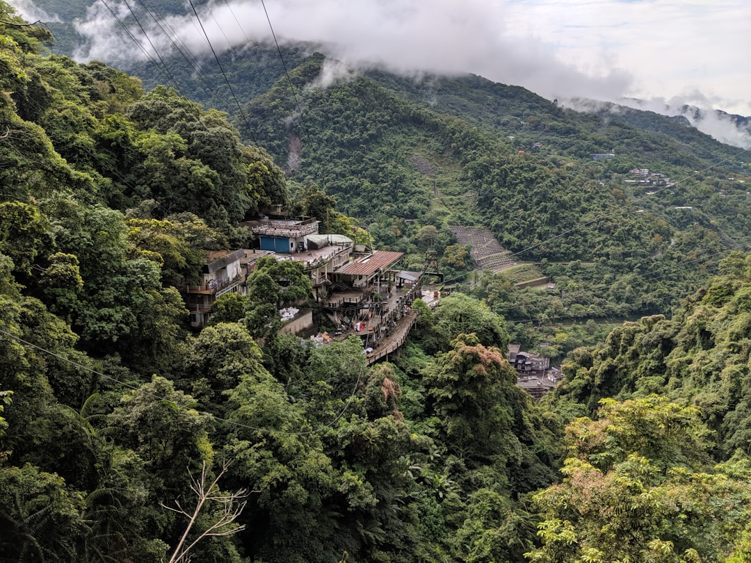 Descubre el encanto histórico de 重道崇文坊 en Taiwán - Gongyuan Village | Secret World Trip Planner