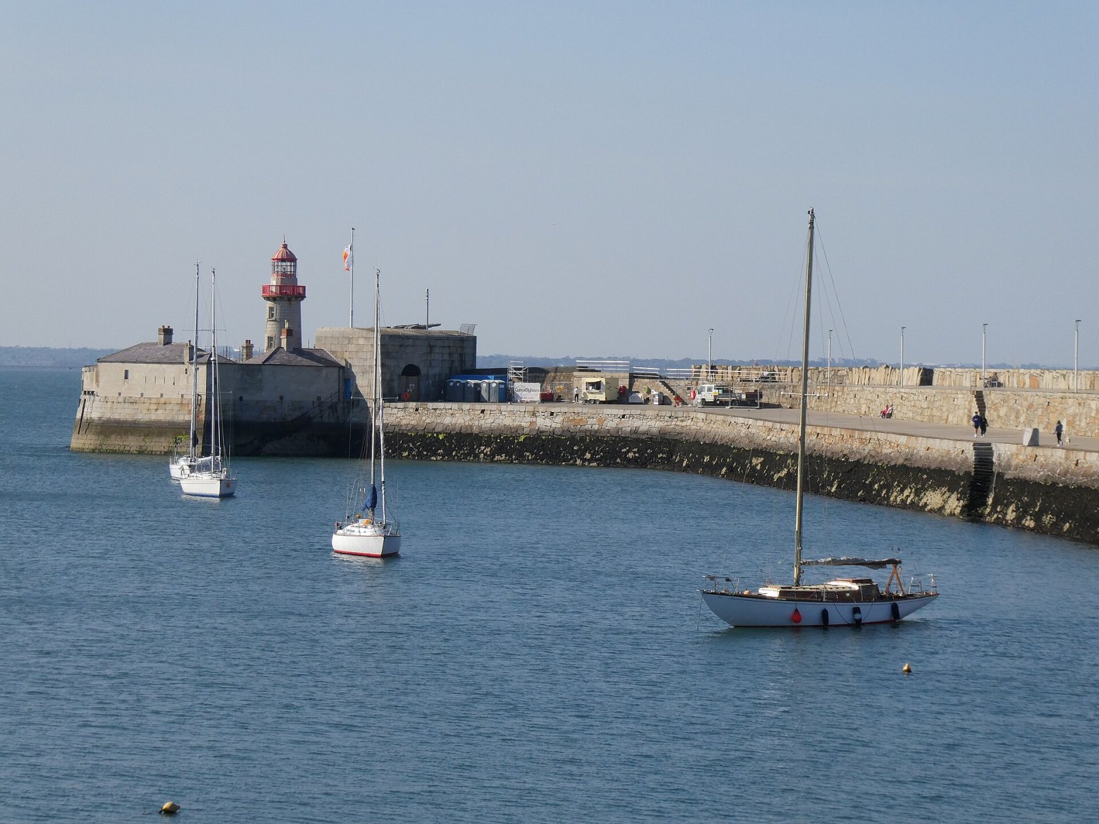 Descubra o Farol de Dun Laoghaire East na Irlanda - Glasthule | Secret World Trip Planner