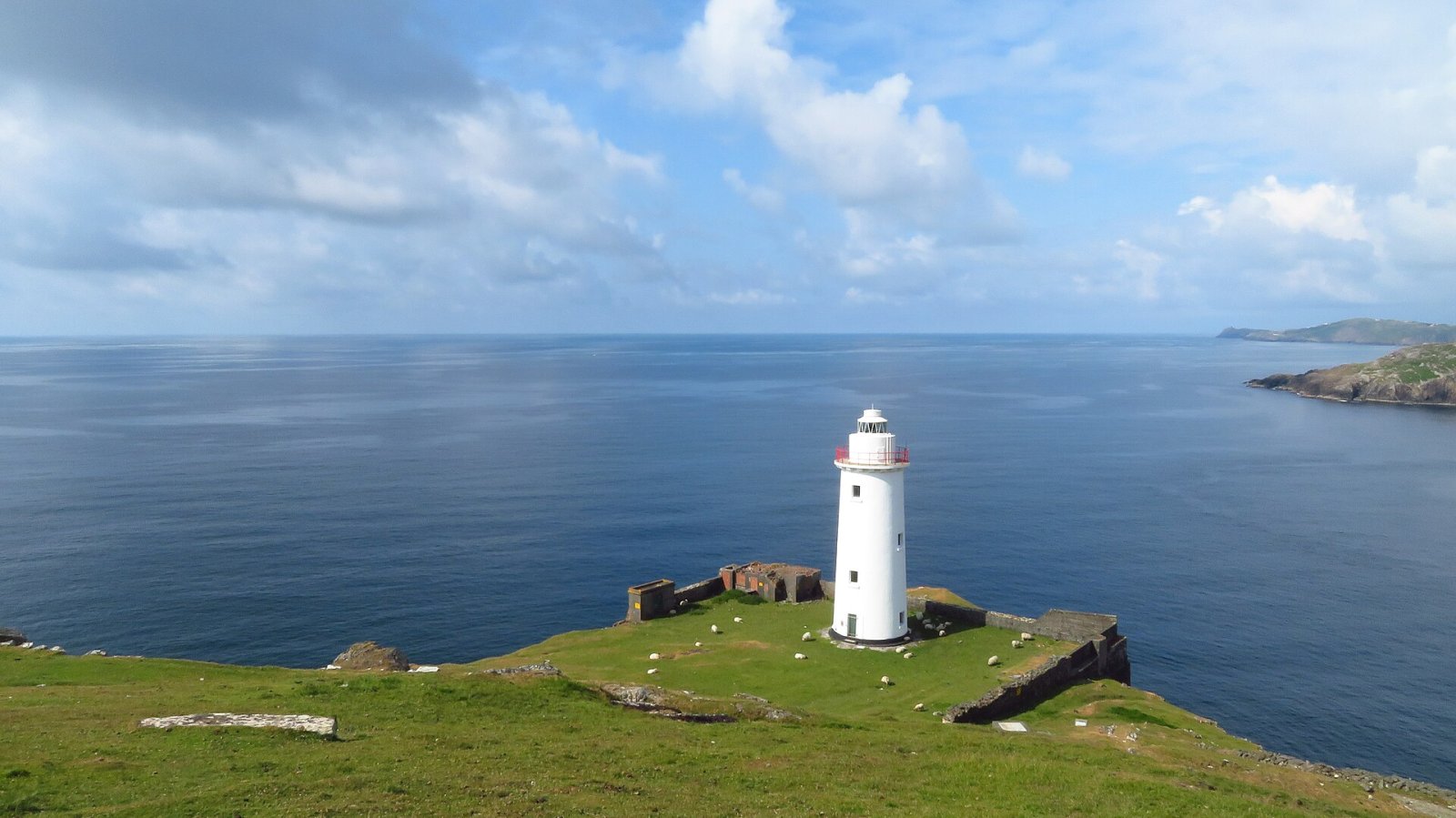 Scopri il Faro di Ardnakinna: un gioiello irlandese - Gortamullen | Secret World Trip Planner